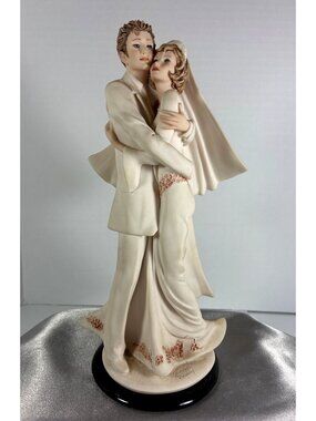 Giuseppe Armani Florence Bride & Groom Sculpture 1750F Made in Italy 9" Wedding